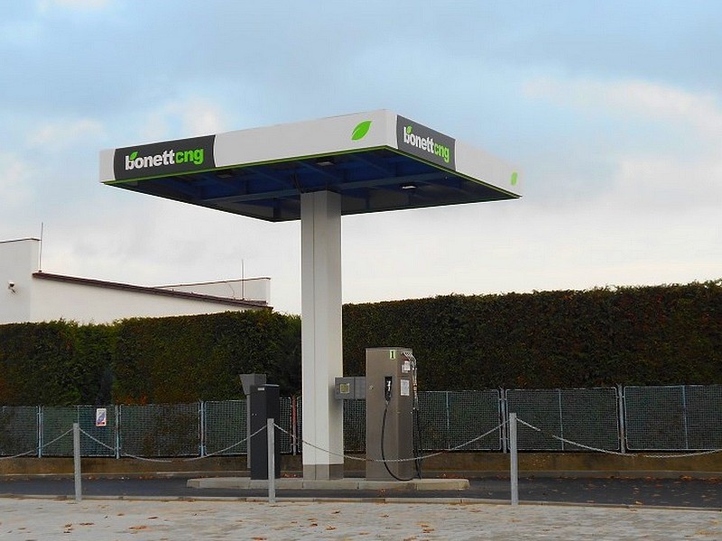Bonett otevřel novou plnicí stanici na CNG v Plzni